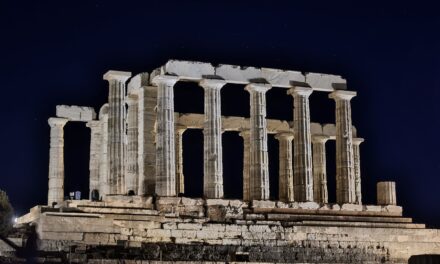 En bref | Nouvel éclairage du Temple de Poséidon à Sounion, Rapatriement de trois antiquités grecques et autres infos